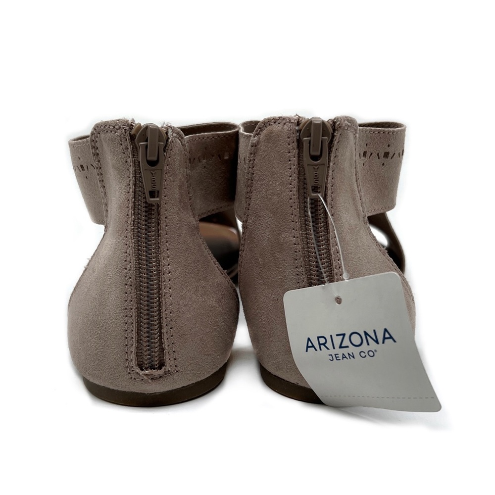 Arizona Jeans Tawny Sandal Faux Suede Cut Out Flats Taupe Size 9.5 - Picture 7 of 11